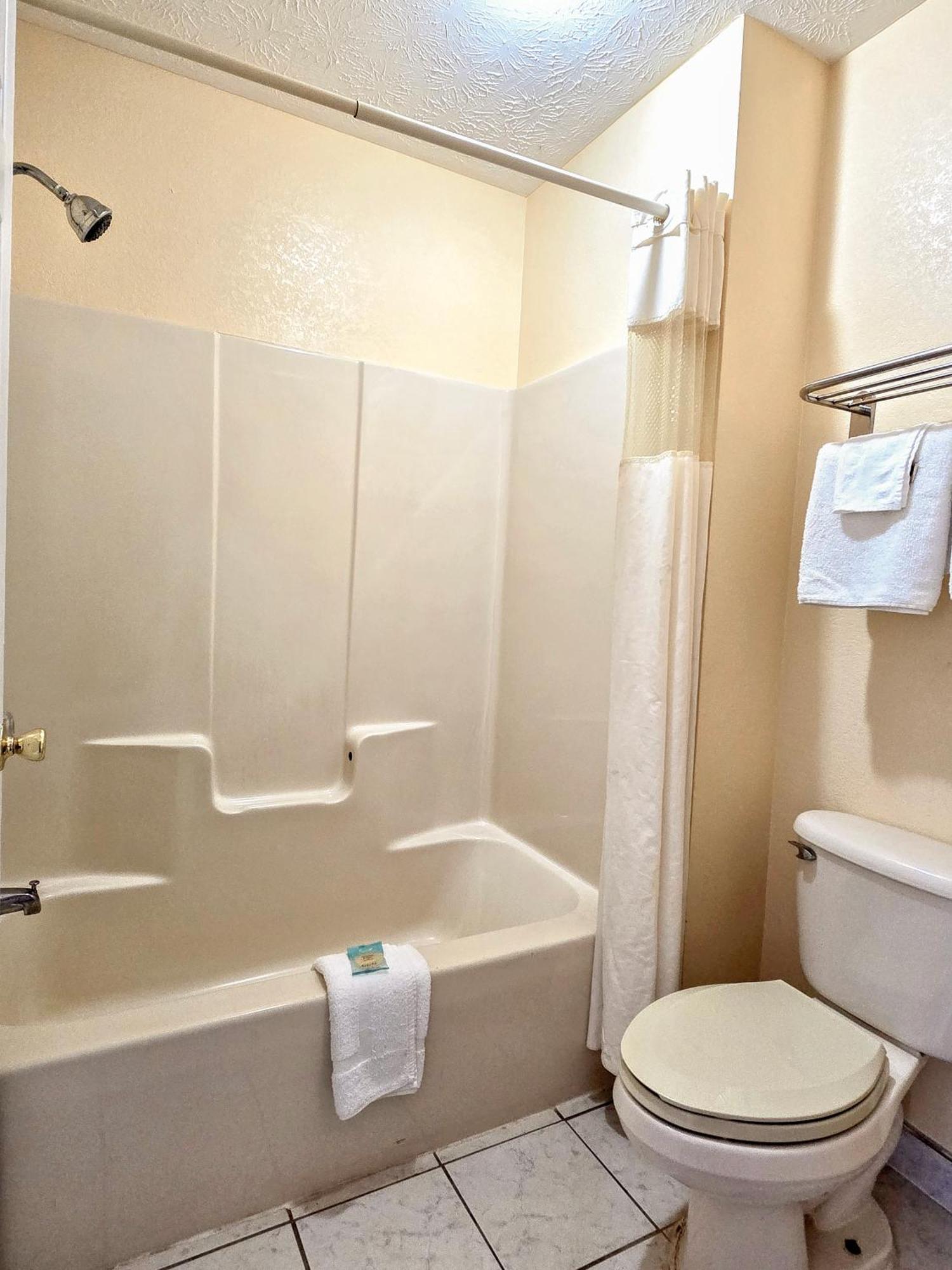 Garden Inn And Suites Near Callaway Gardens Pine Mountain Exteriér fotografie